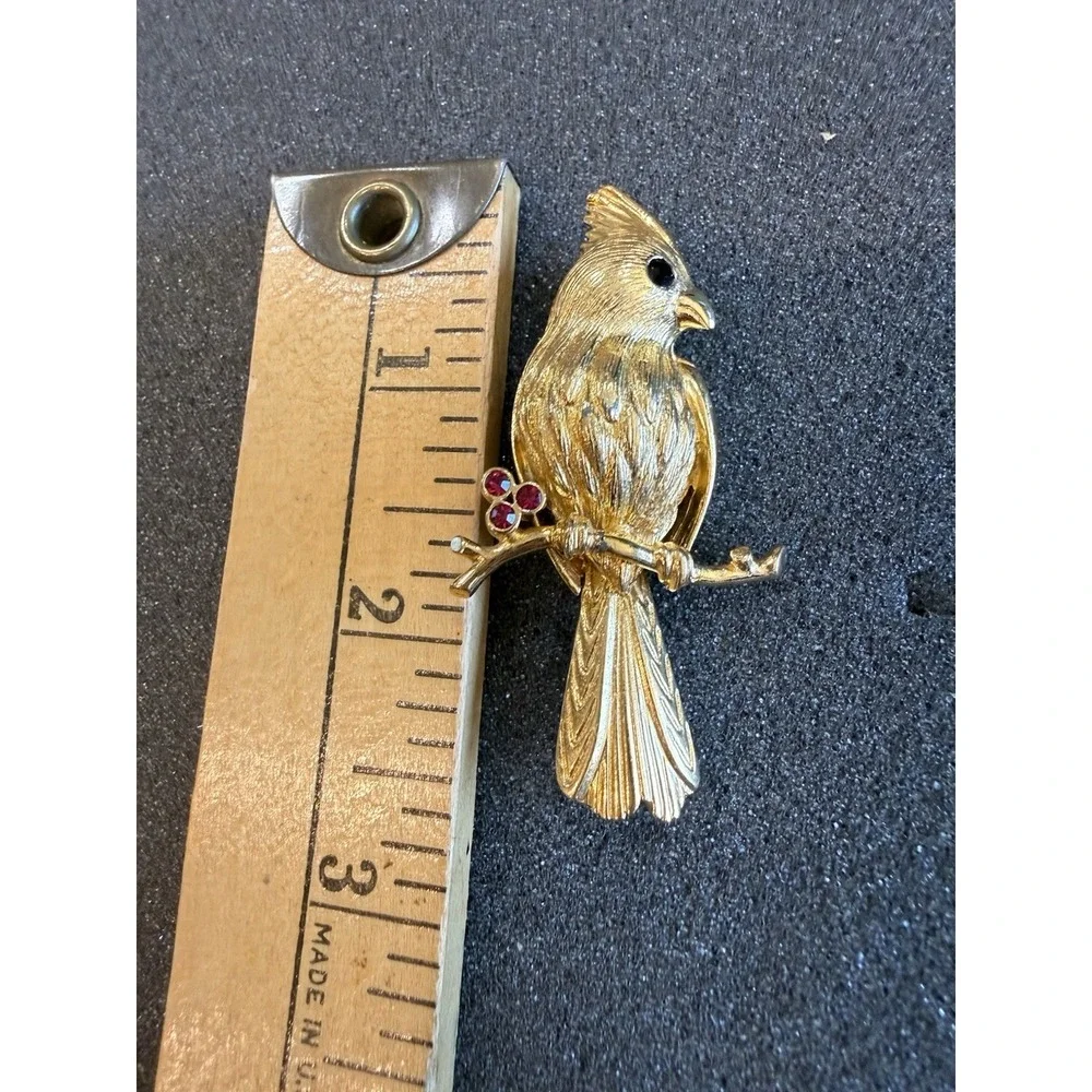 Gerry's Signed Textured Cardinal Bird With Red Rhinestones Pin‎ Brooch